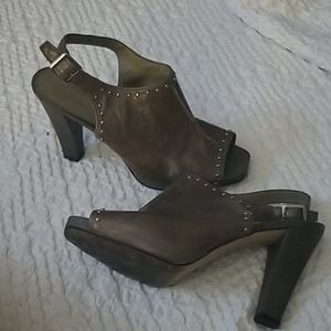 Gray Heels